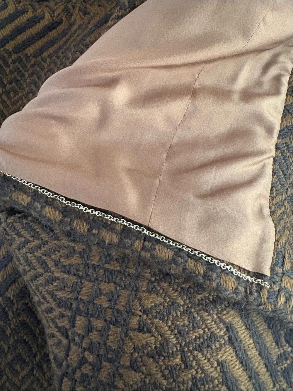 CHANEL 2000 Brown and Black Tweed Wool-skirt suit with belt
